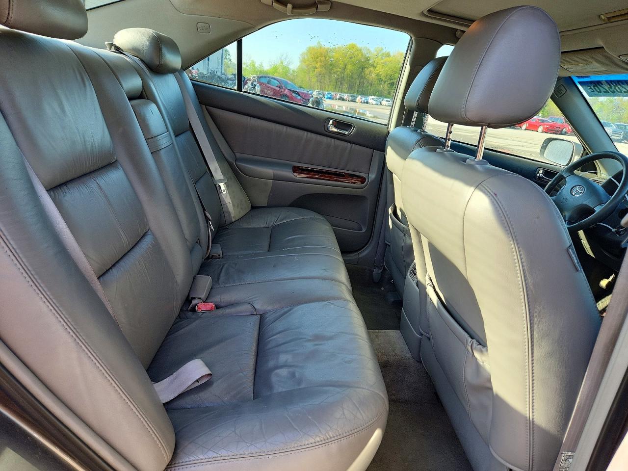 2004 TOYOTA CAMRY XLE photo 19