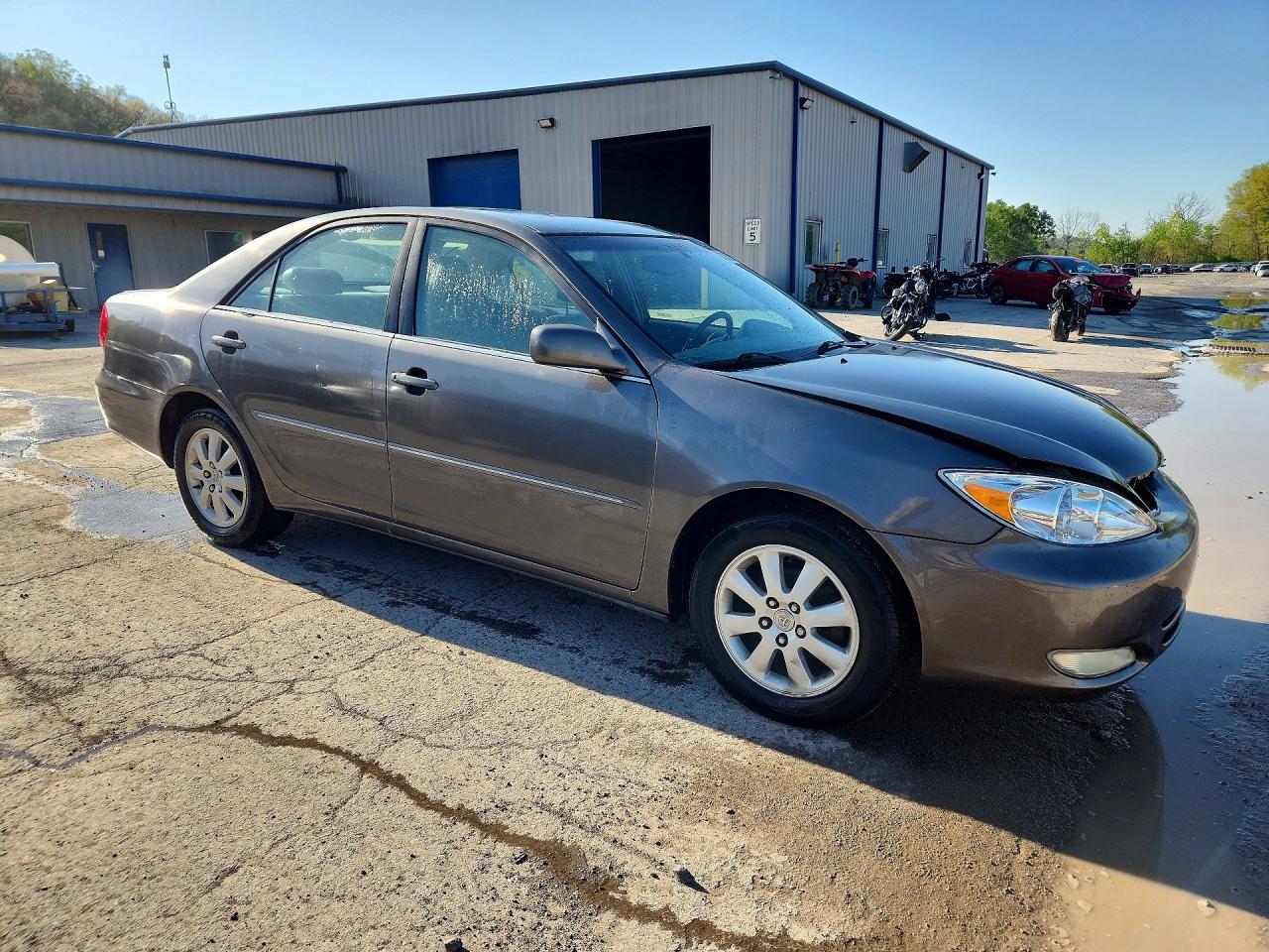 2004 TOYOTA CAMRY XLE photo 7