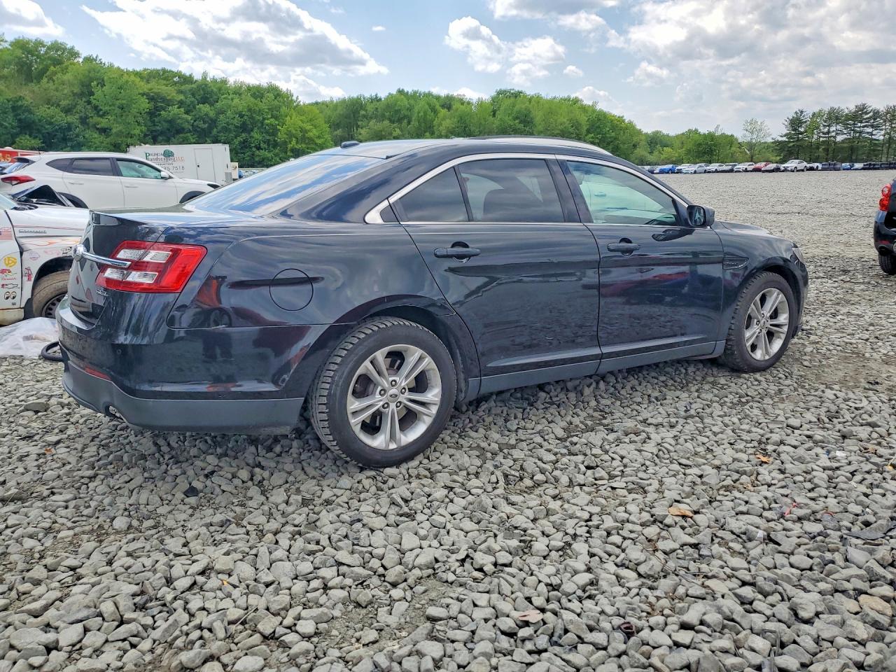 2014 FORD TAURUS SEL photo 5