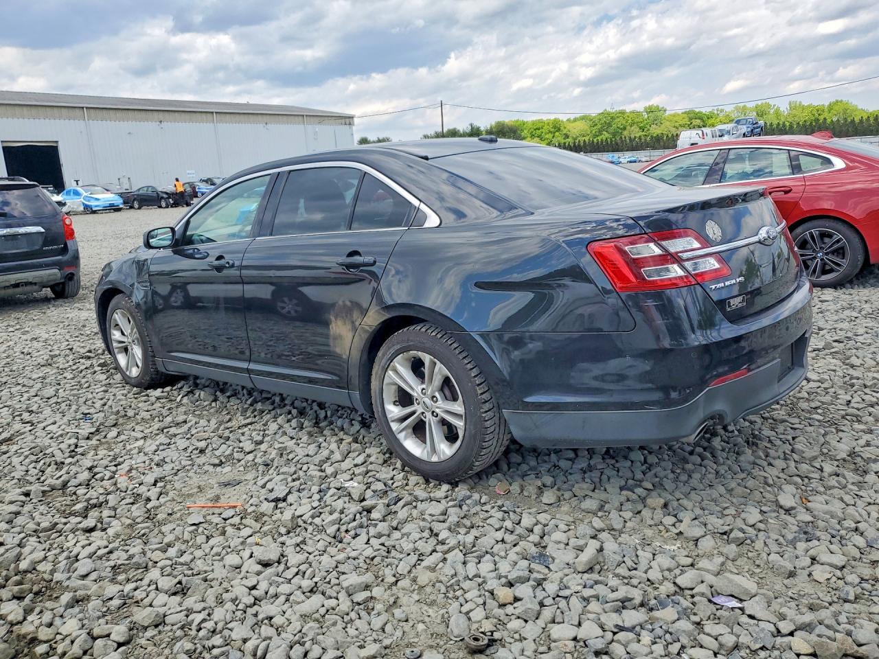 2014 FORD TAURUS SEL photo 3