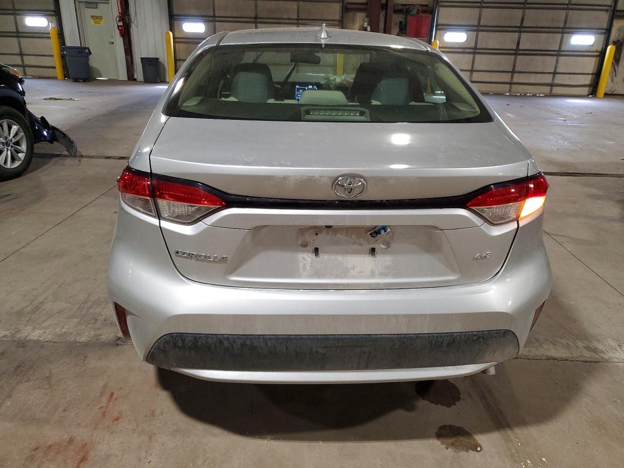 2021 TOYOTA COROLLA LE photo 11