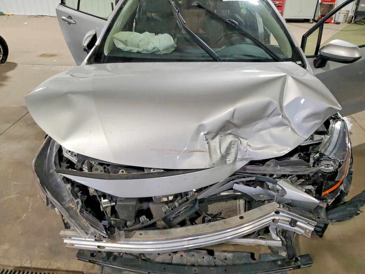 2021 TOYOTA COROLLA LE photo 21