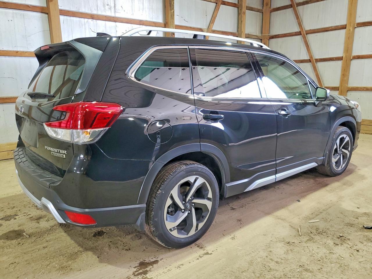 2022 SUBARU FORESTER TOURING photo 5