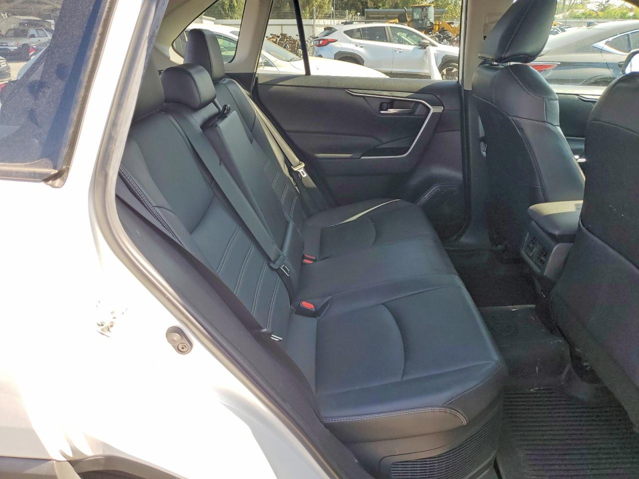 2022 TOYOTA RAV4 XLE PREMIUM photo 28