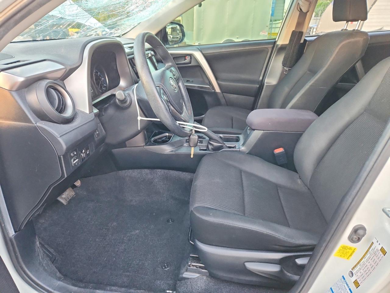 2017 TOYOTA RAV4 LE photo 13