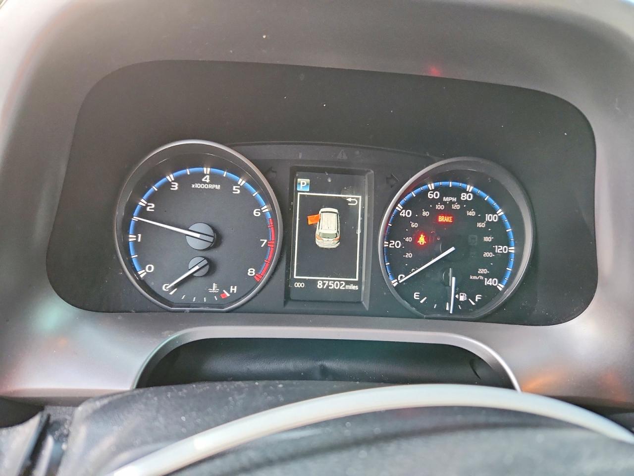 2017 TOYOTA RAV4 LE photo 17