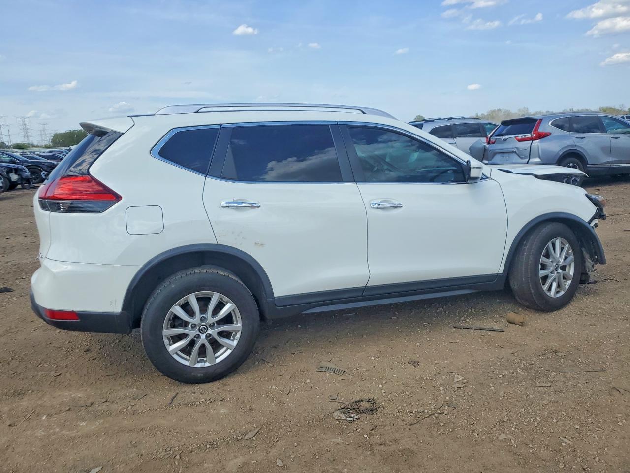 2017 NISSAN ROGUE SV photo 7