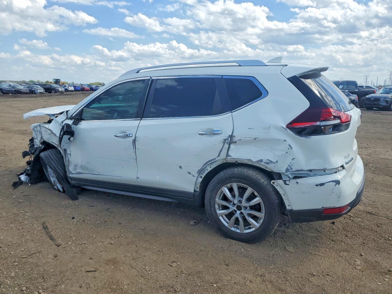 2017 NISSAN ROGUE SV photo 4