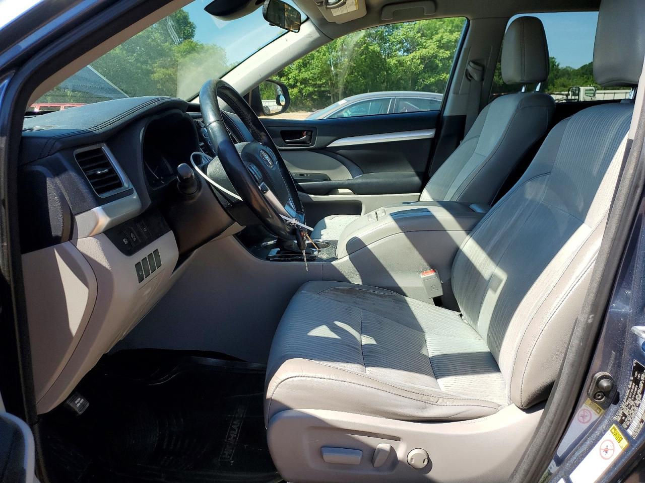 2017 TOYOTA HIGHLANDER LE PLUS photo 13