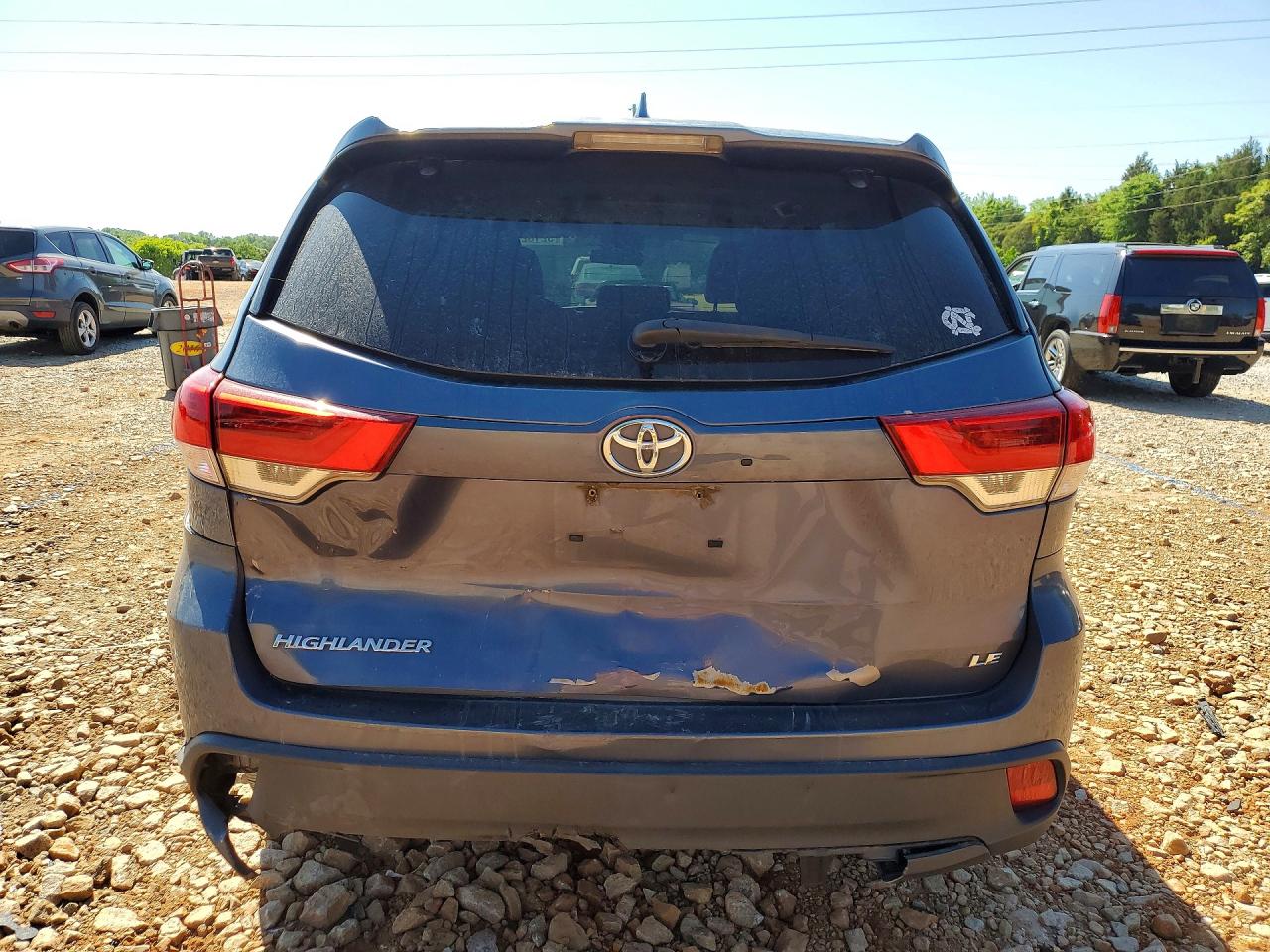 2017 TOYOTA HIGHLANDER LE PLUS photo 11