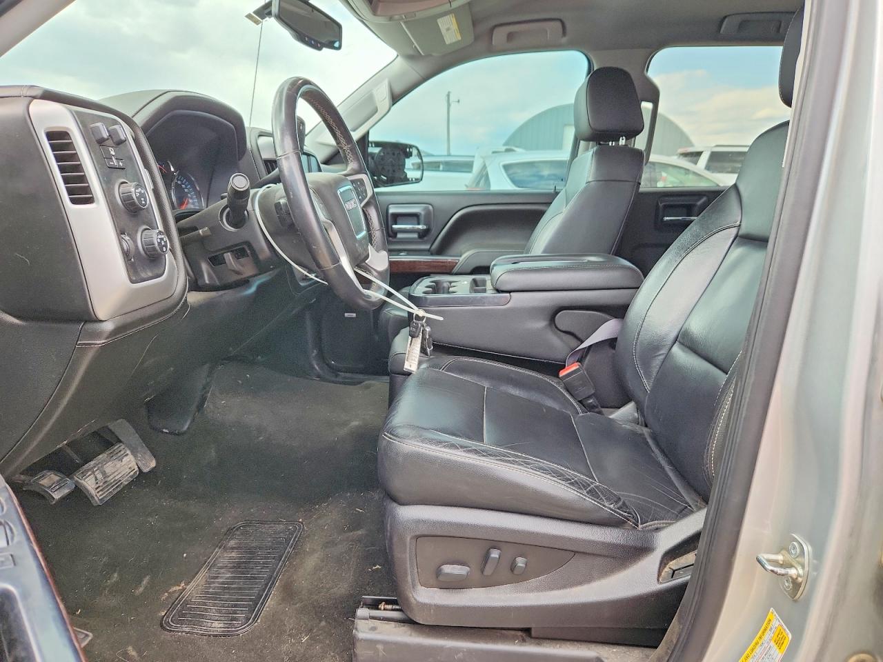 2017 GMC SIERRA K1500 SLT photo 13