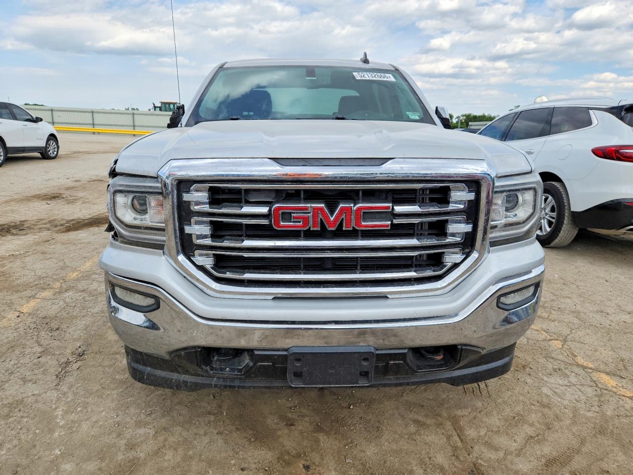 2017 GMC SIERRA K1500 SLT photo 9