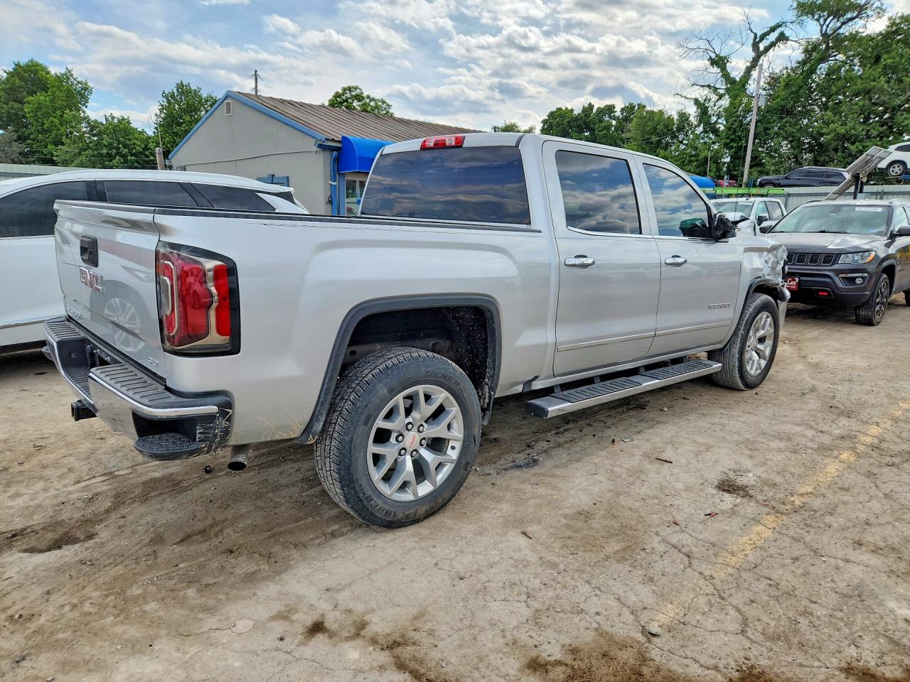 2017 GMC SIERRA K1500 SLT photo 5