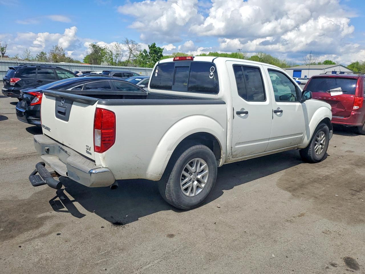 2018 NISSAN FRONTIER SV photo 5