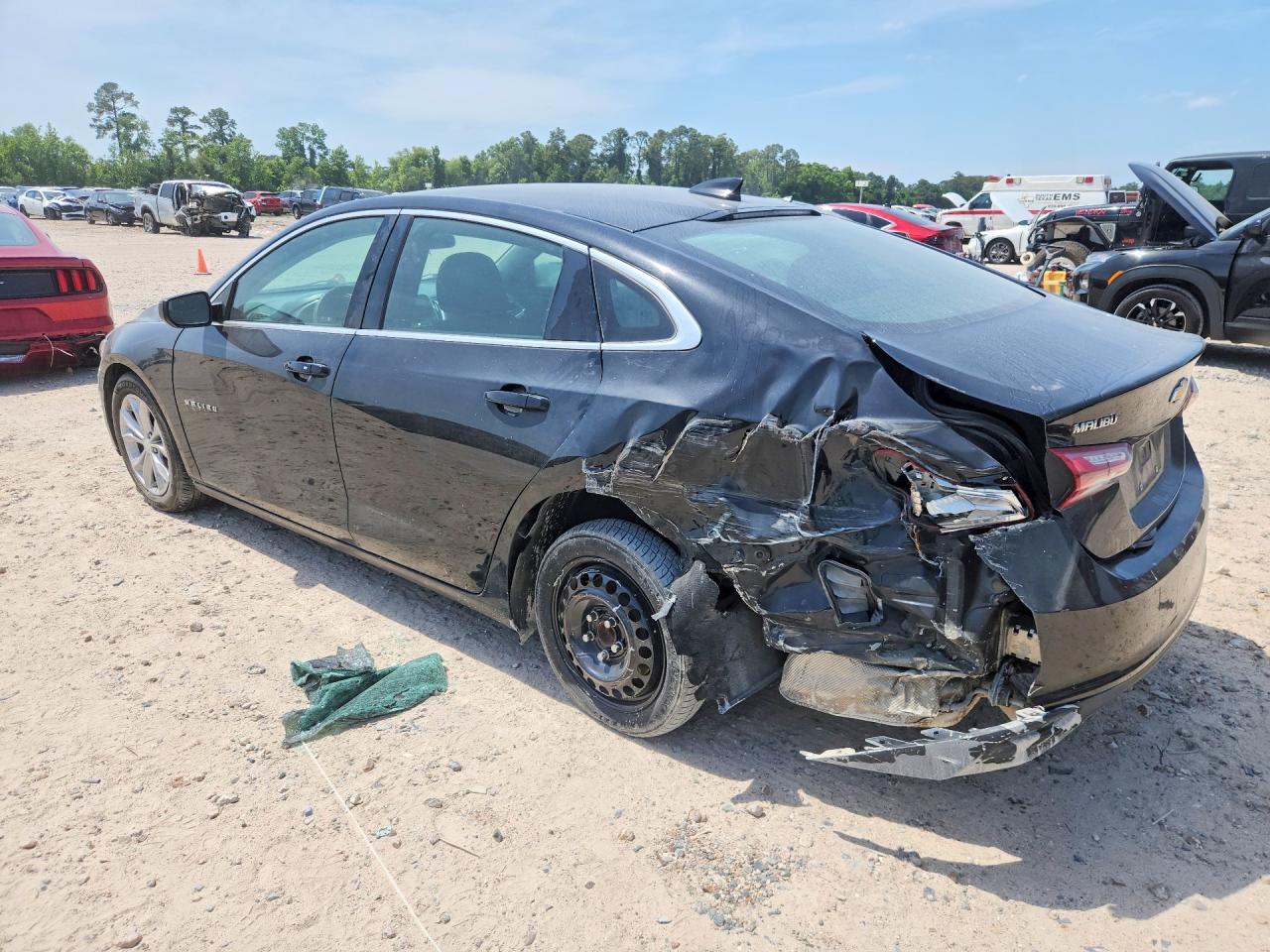 2021 CHEVROLET MALIBU LT photo 2