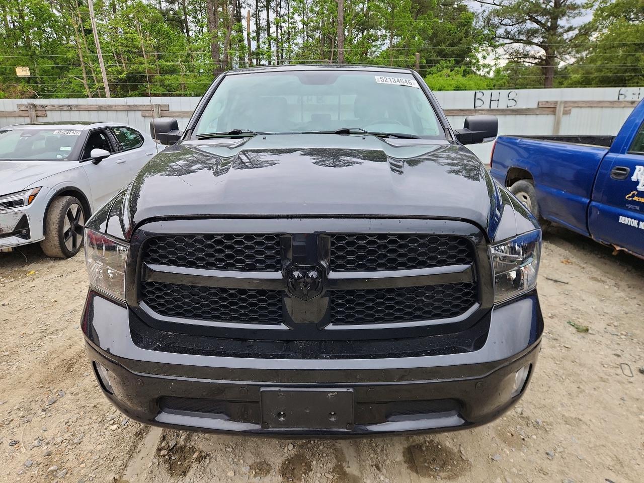 2018 RAM 1500 SLT photo 9