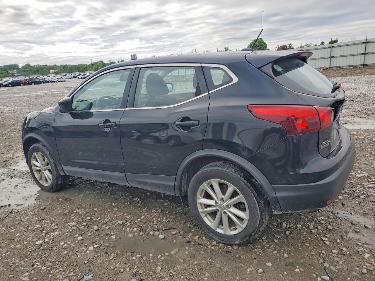 2018 NISSAN ROGUE SPORT S photo 3