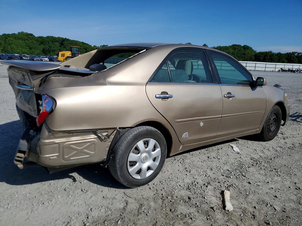 2004 TOYOTA CAMRY LE photo 5