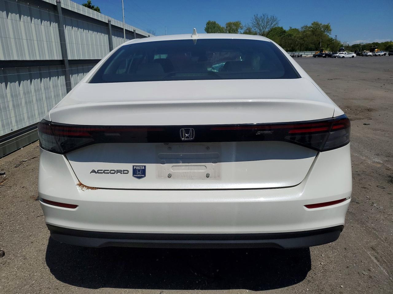2025 HONDA ACCORD LX photo 11