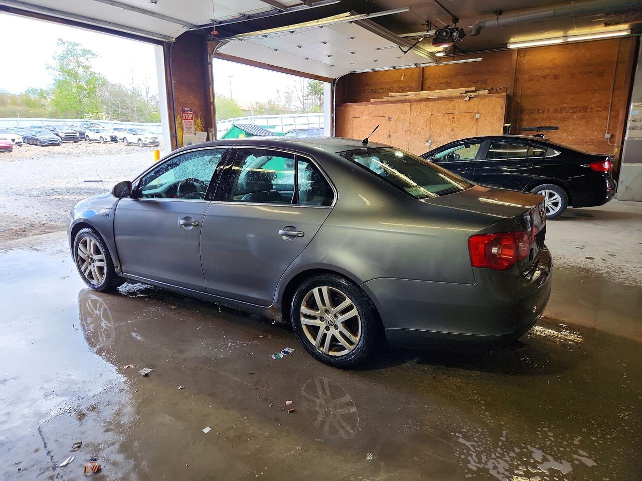 2007 VOLKSWAGEN JETTA WOLFSBURG photo 4