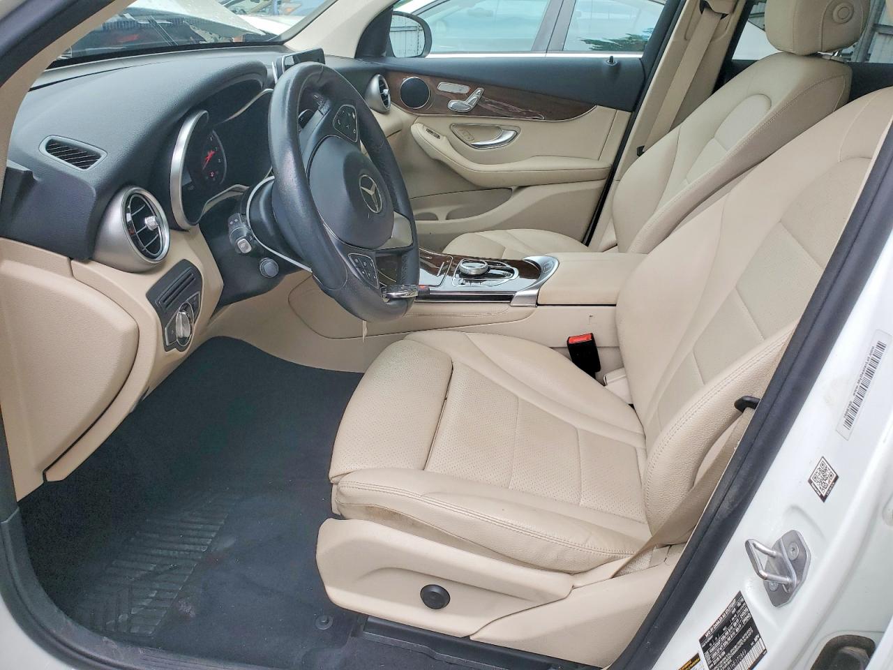 2017 MERCEDES-BENZ GLC 300 photo 13