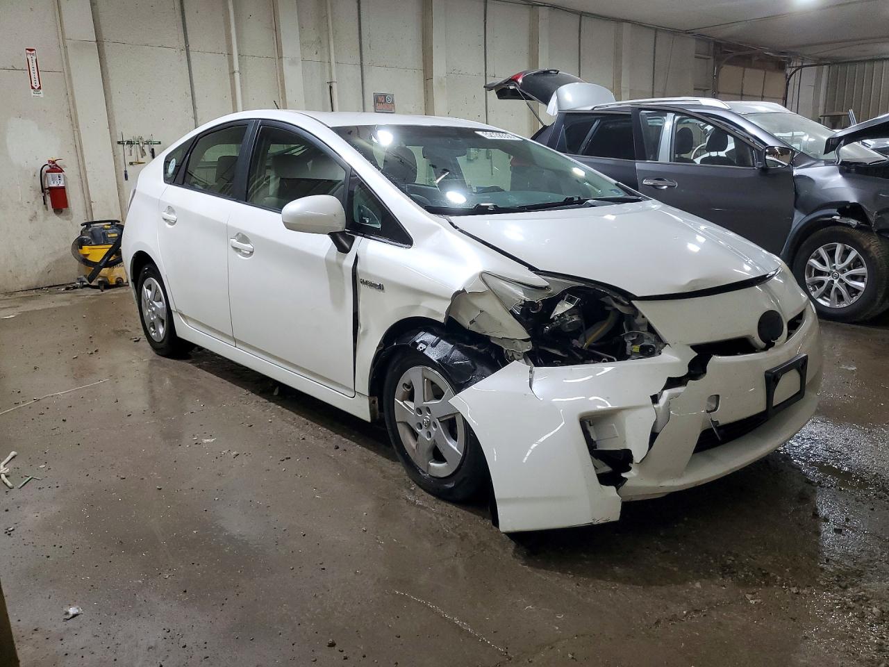2011 TOYOTA PRIUS TWO photo 10