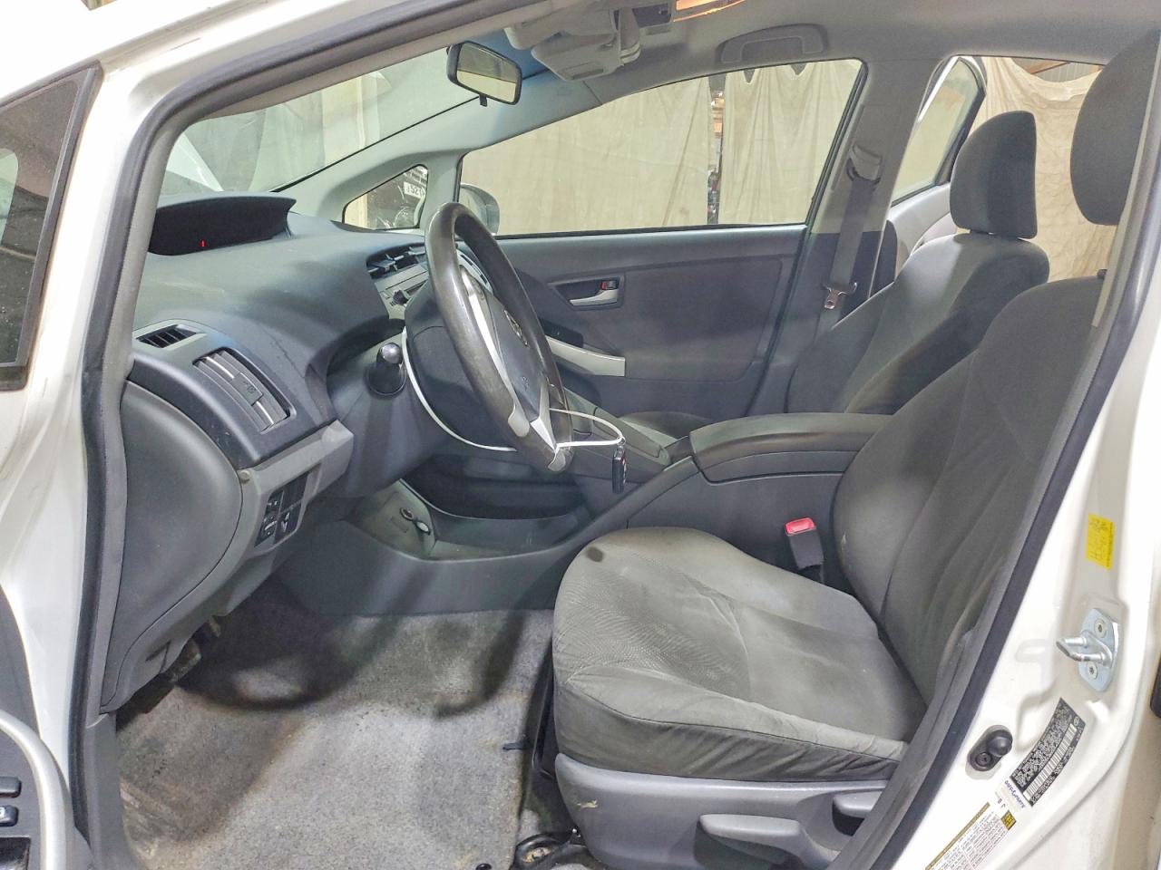 2011 TOYOTA PRIUS TWO photo 19