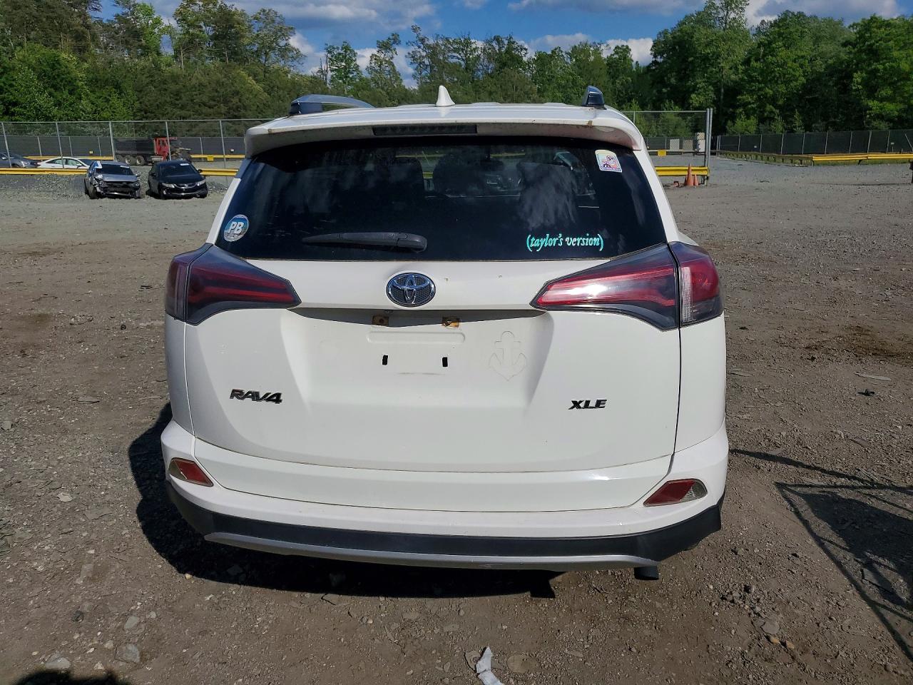 2016 TOYOTA RAV4 XLE photo 16