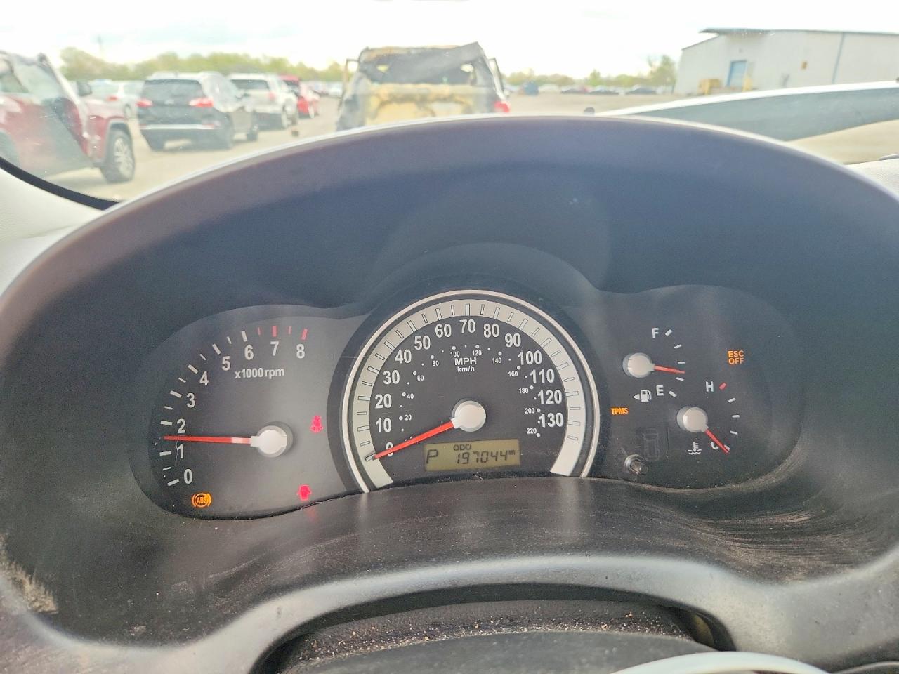 2007 HYUNDAI ENTOURAGE GLS photo 17