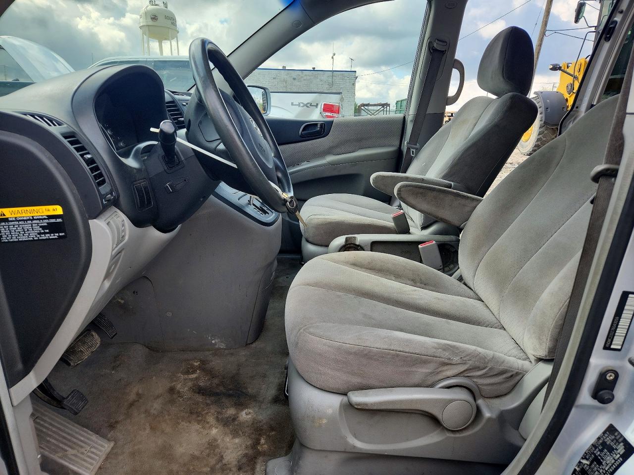 2007 HYUNDAI ENTOURAGE GLS photo 13