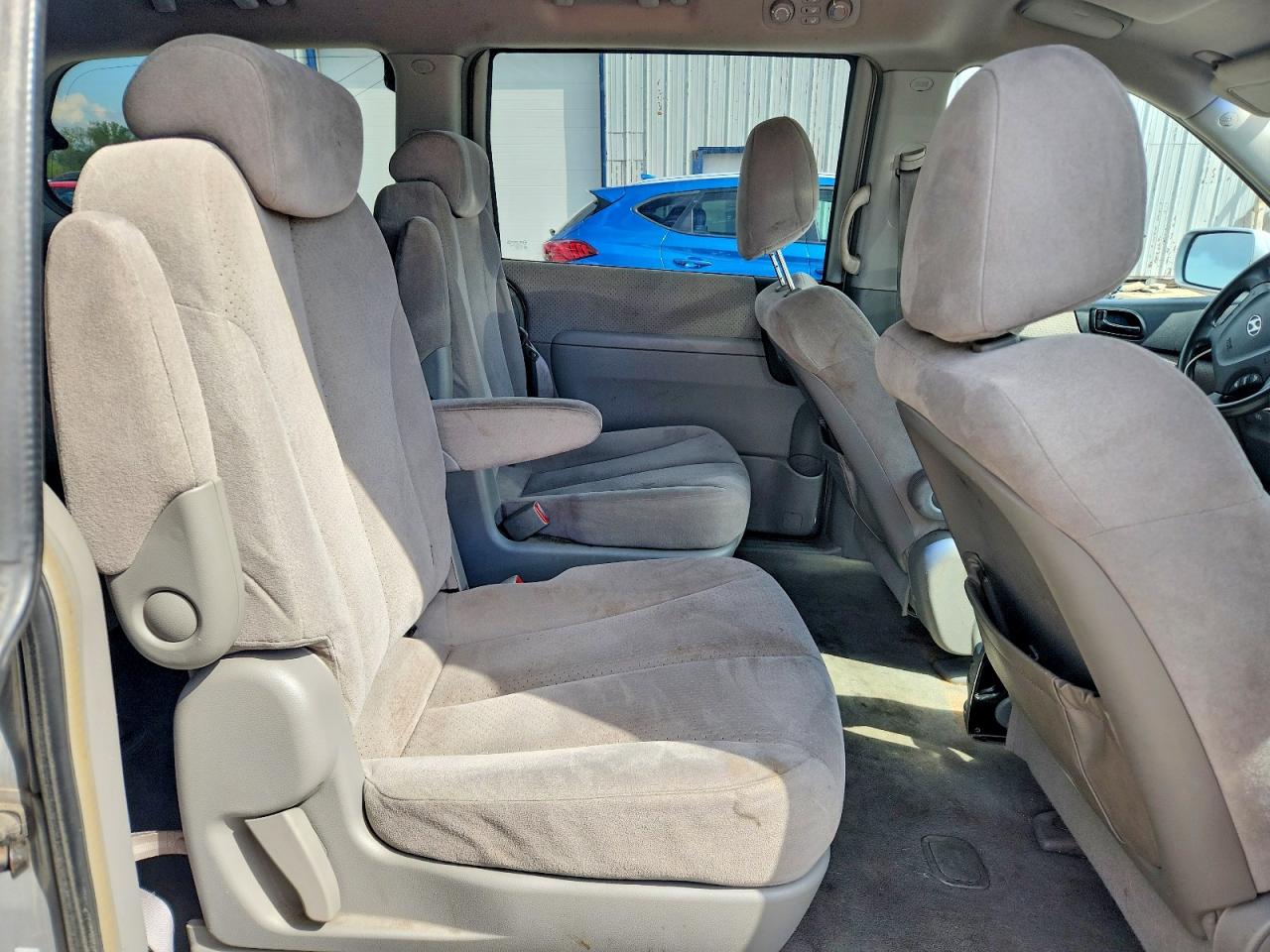 2007 HYUNDAI ENTOURAGE GLS photo 21