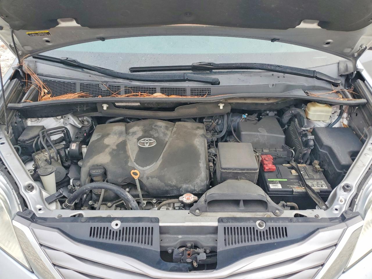 2017 TOYOTA SIENNA XLE 8-PASSENGER photo 12