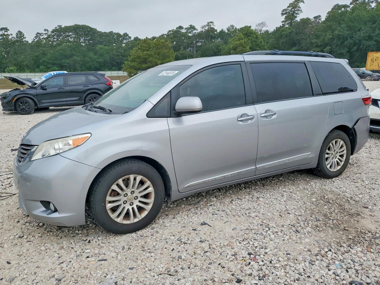 2017 TOYOTA SIENNA