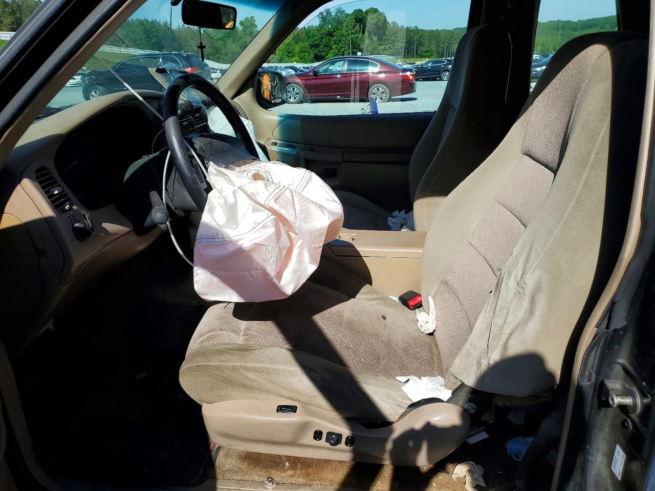 1998 FORD EXPLORER photo 19