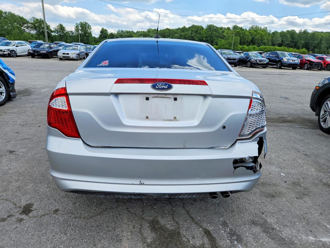 2011 FORD FUSION SE photo 11
