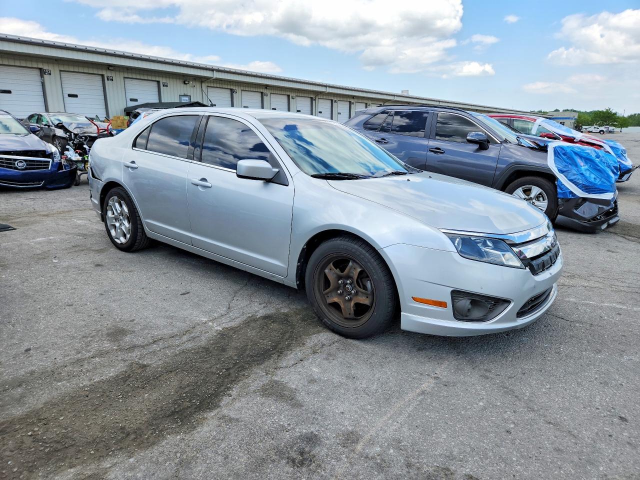 2011 FORD FUSION SE photo 7