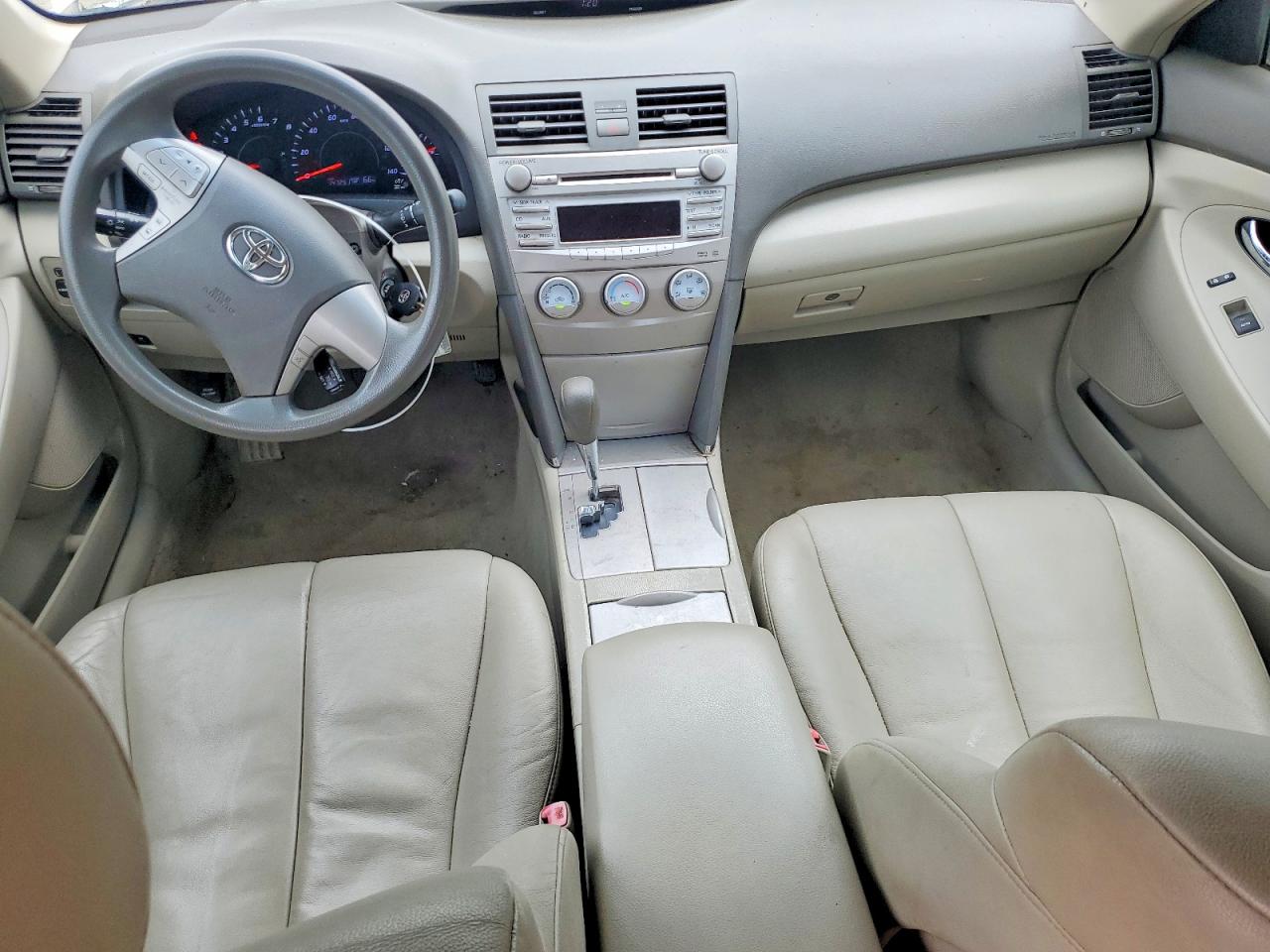 2011 TOYOTA CAMRY LE photo 15