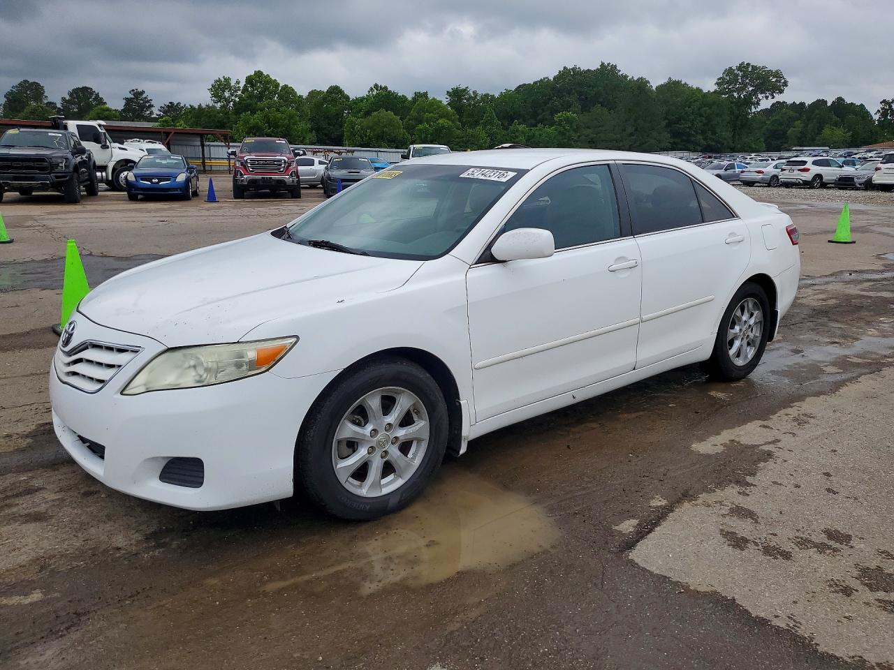 2011 TOYOTA CAMRY