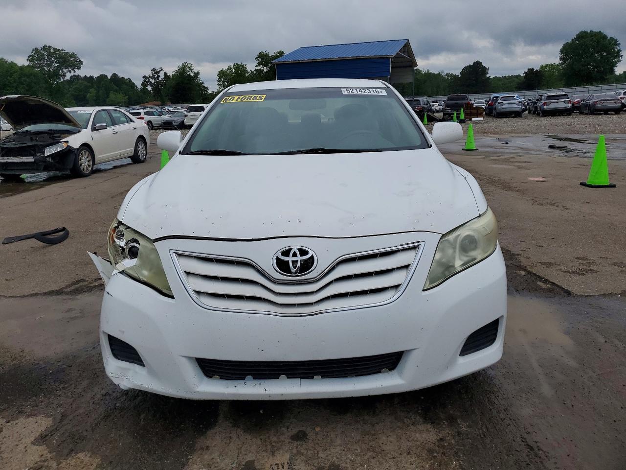 2011 TOYOTA CAMRY LE photo 9