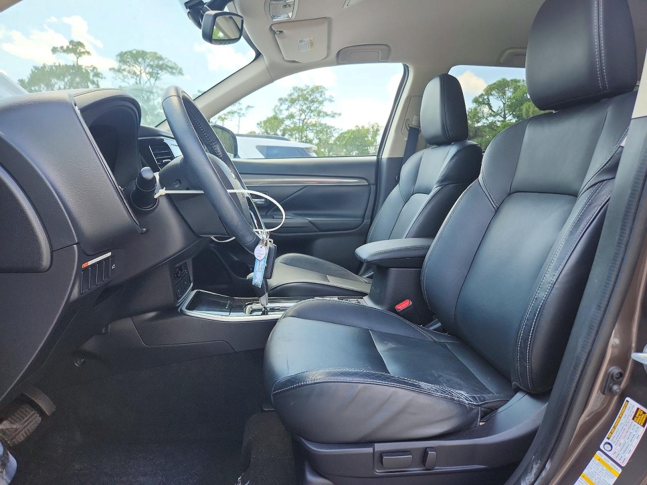2019 MITSUBISHI OUTLANDER SE photo 13