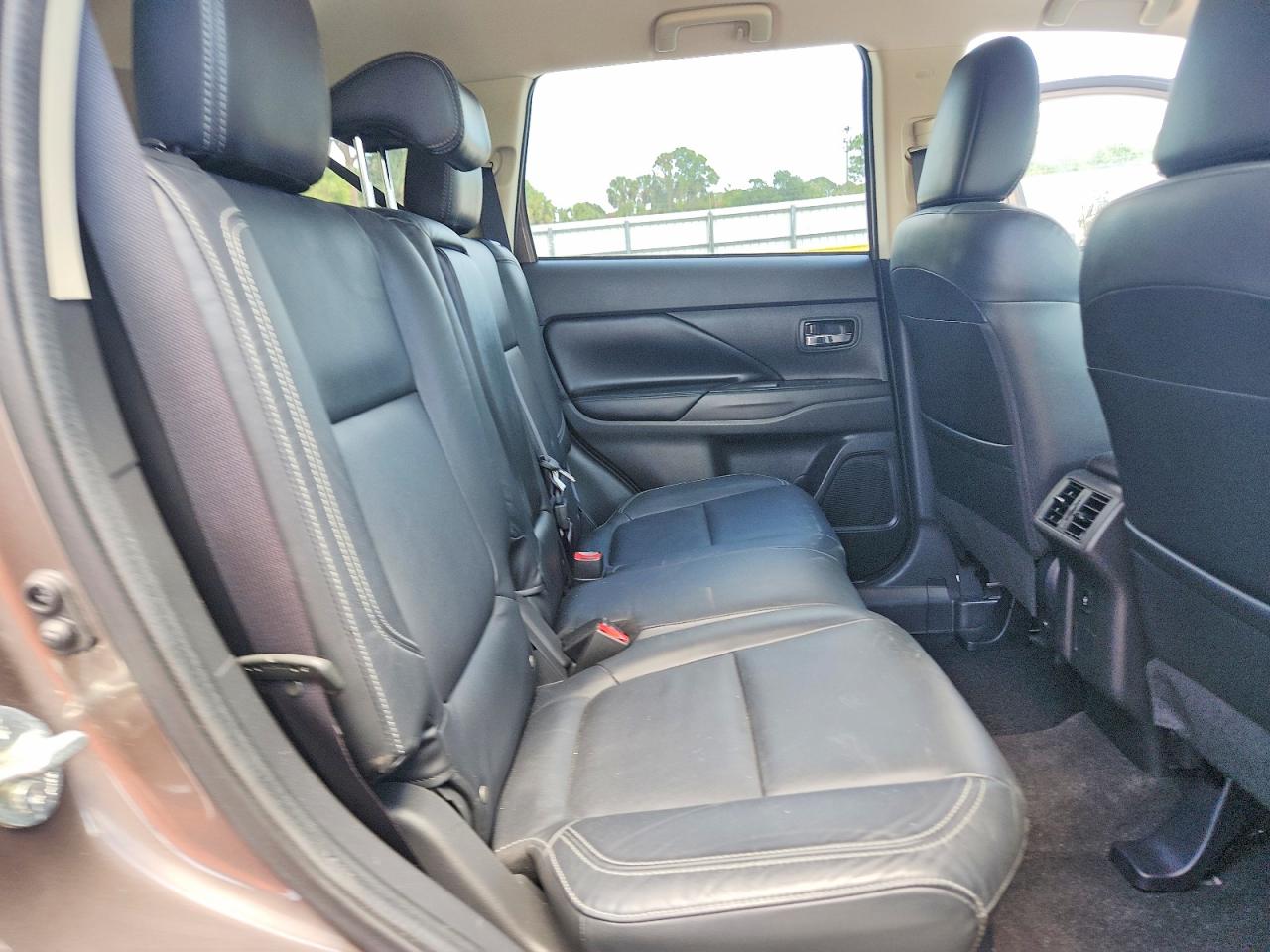 2019 MITSUBISHI OUTLANDER SE photo 21