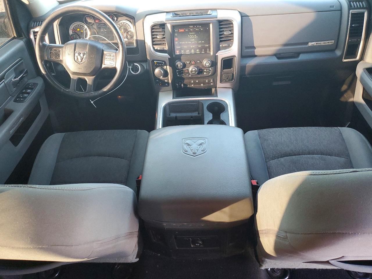 2017 RAM 1500 SLT photo 15