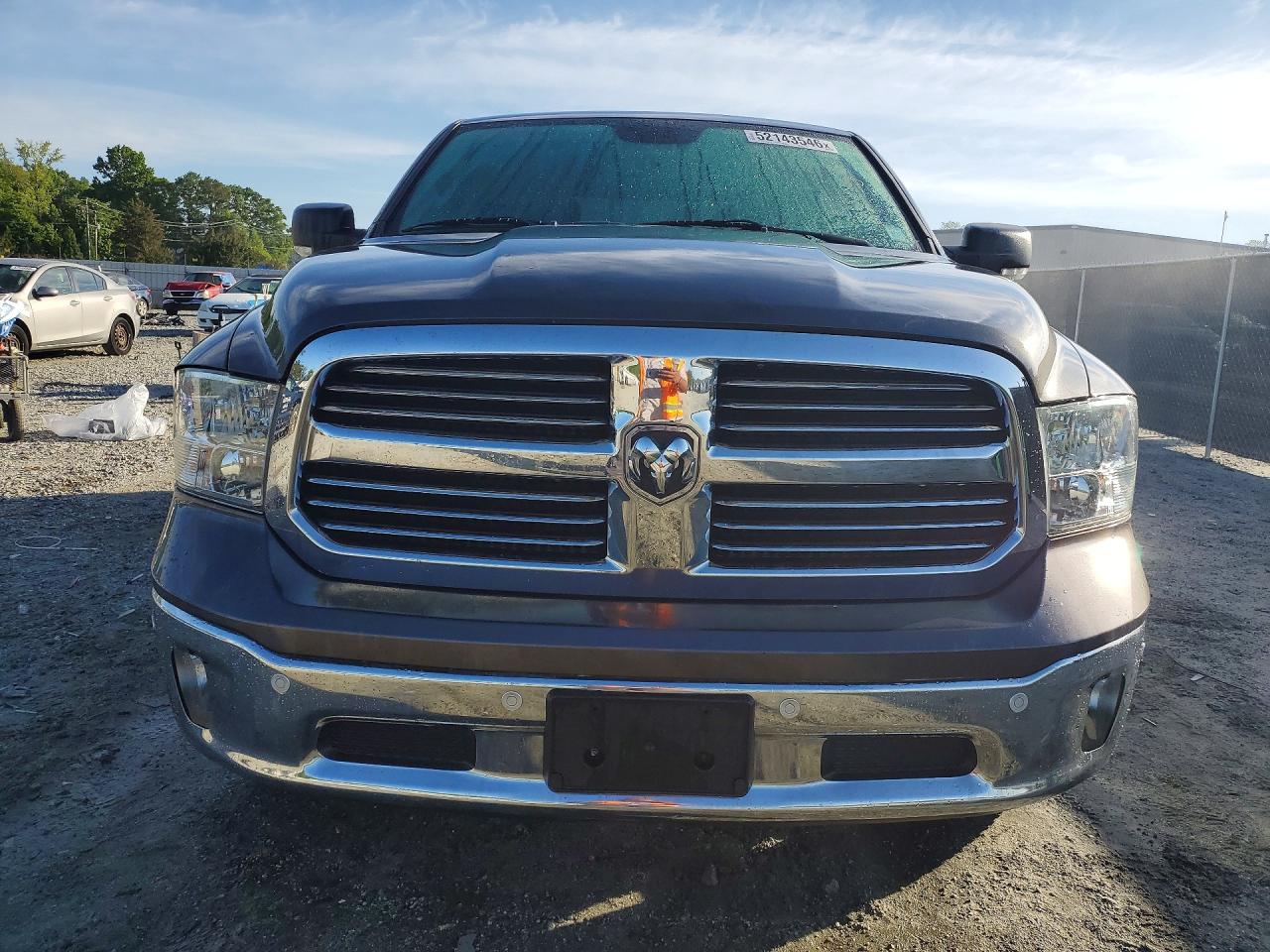 2017 RAM 1500 SLT photo 9