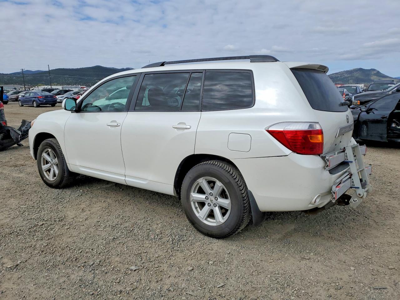 2010 TOYOTA HIGHLANDER BASE photo 2
