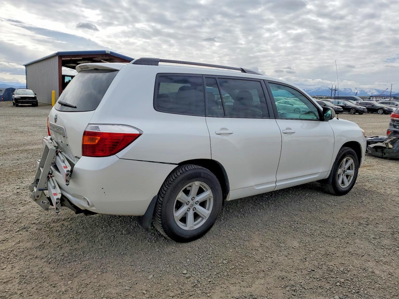 2010 TOYOTA HIGHLANDER BASE photo 3