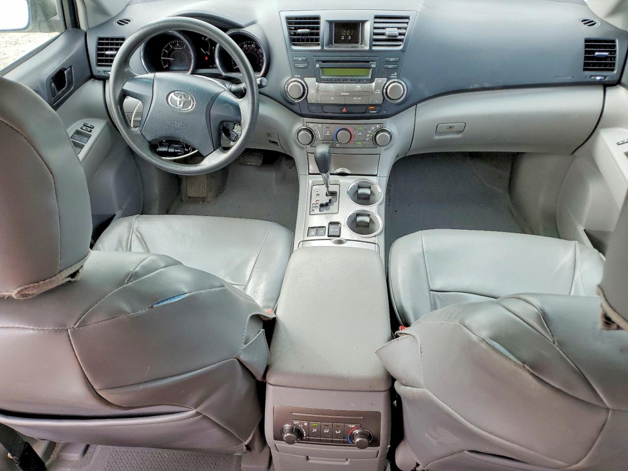 2010 TOYOTA HIGHLANDER BASE photo 8
