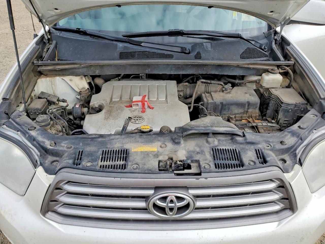 2010 TOYOTA HIGHLANDER BASE photo 12