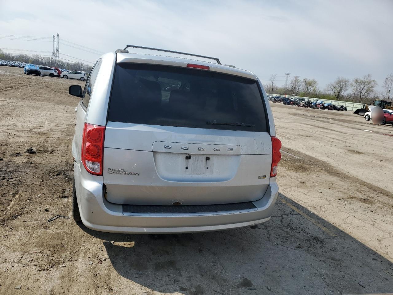 2011 DODGE GRAND CARAVAN MAINSTREET photo 11