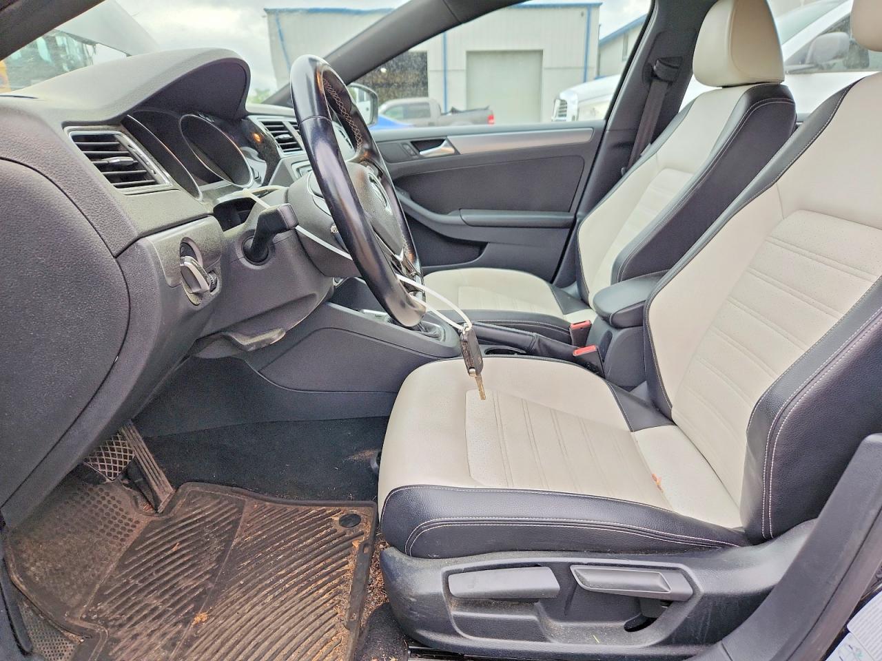 2016 VOLKSWAGEN JETTA SPORT photo 7