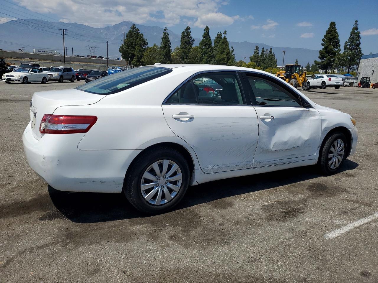 2011 TOYOTA CAMRY LE photo 7